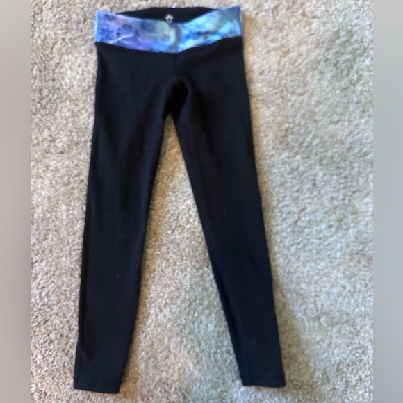 Girl’s Reversible Leggings - Picture 2 of 3